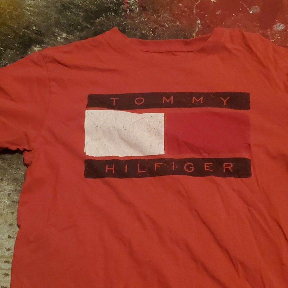 T-Shirt - Picture 2 of 3
